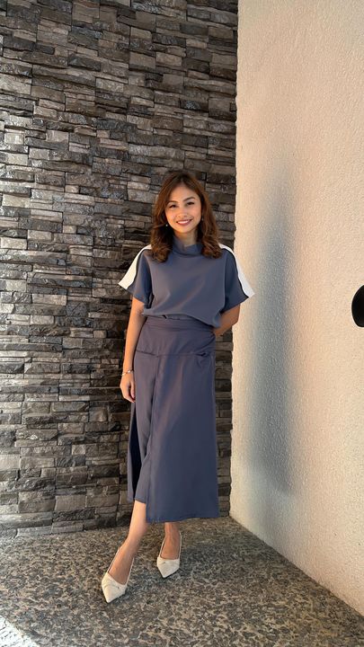 Naomi Shoulder Accent Top