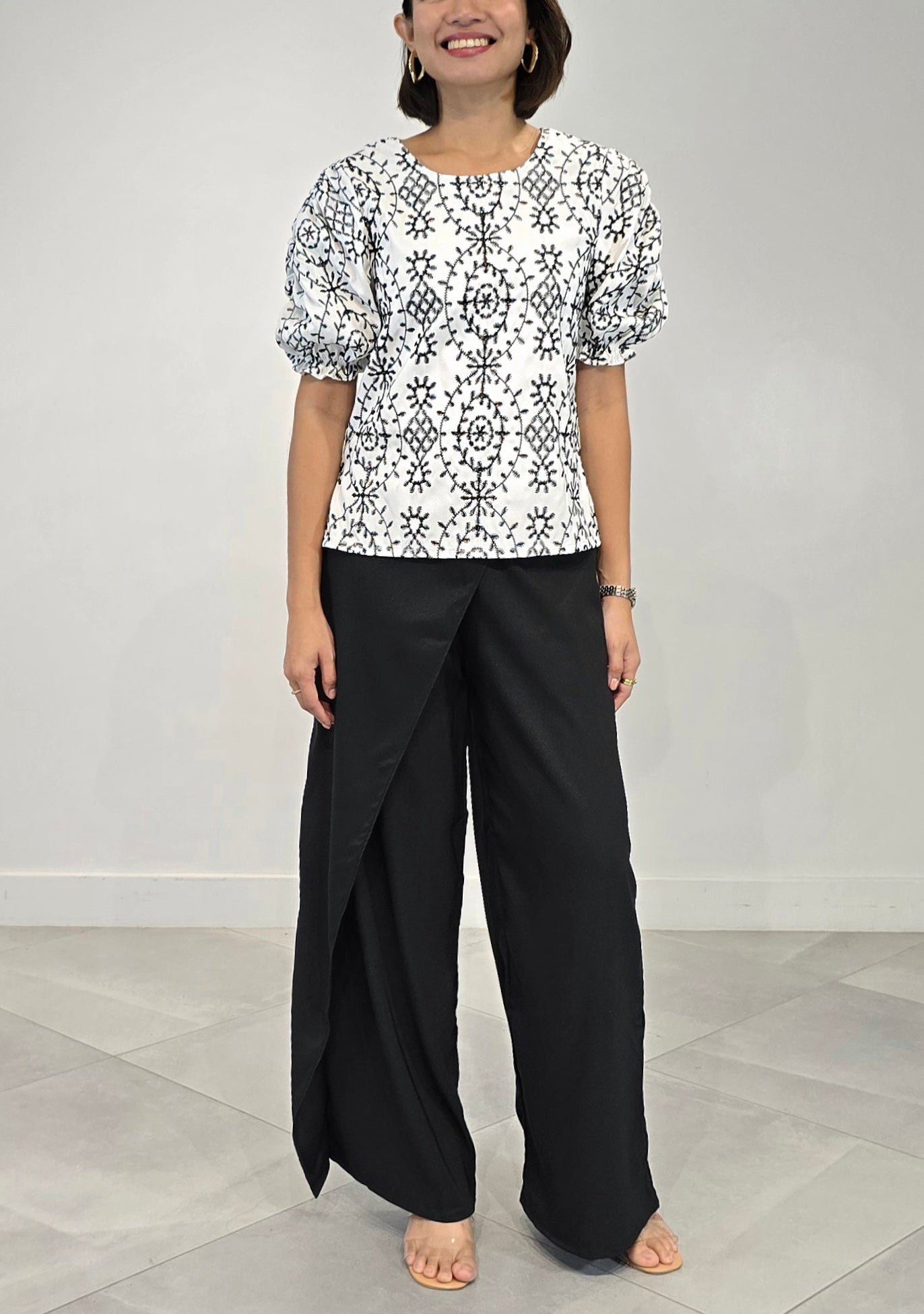 Bella (Plus Size) Elasticized Sleeve Top
