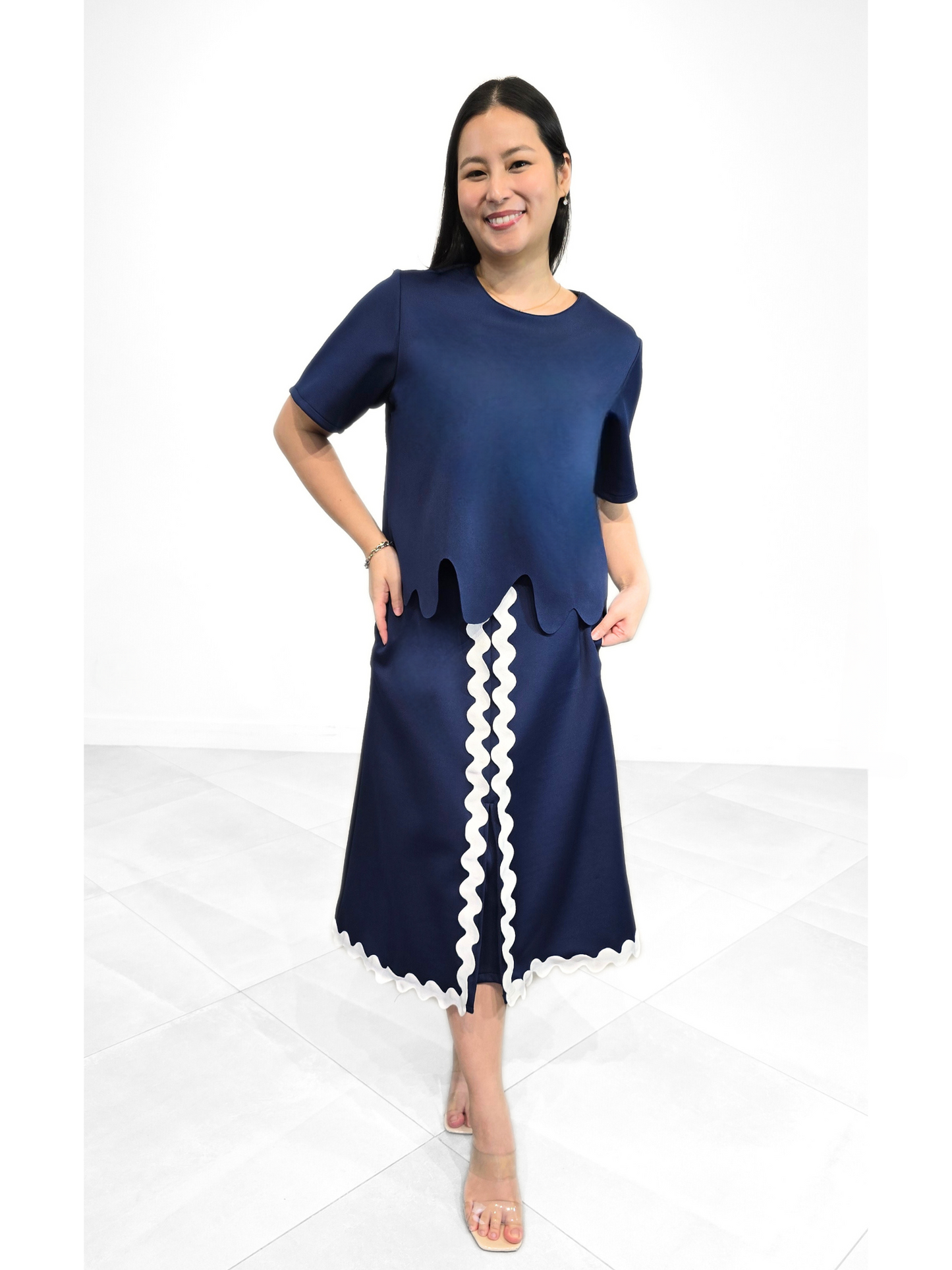 Sienna (Plus Size) Scallop Hem Top