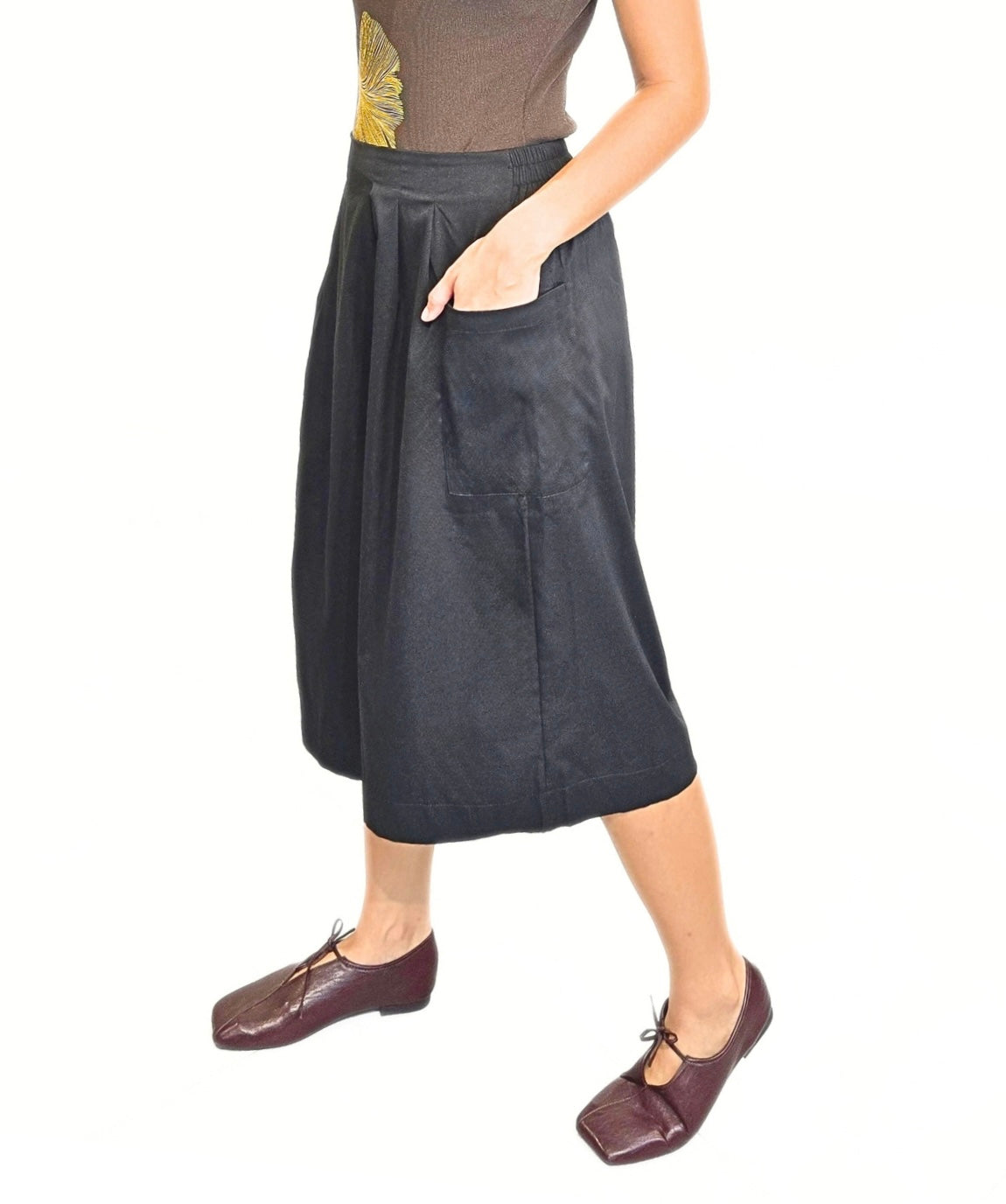 Charo Mid-length Pocket Shorts